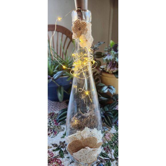 Decorative wine bottle with lights inside - Picture 1 of 6